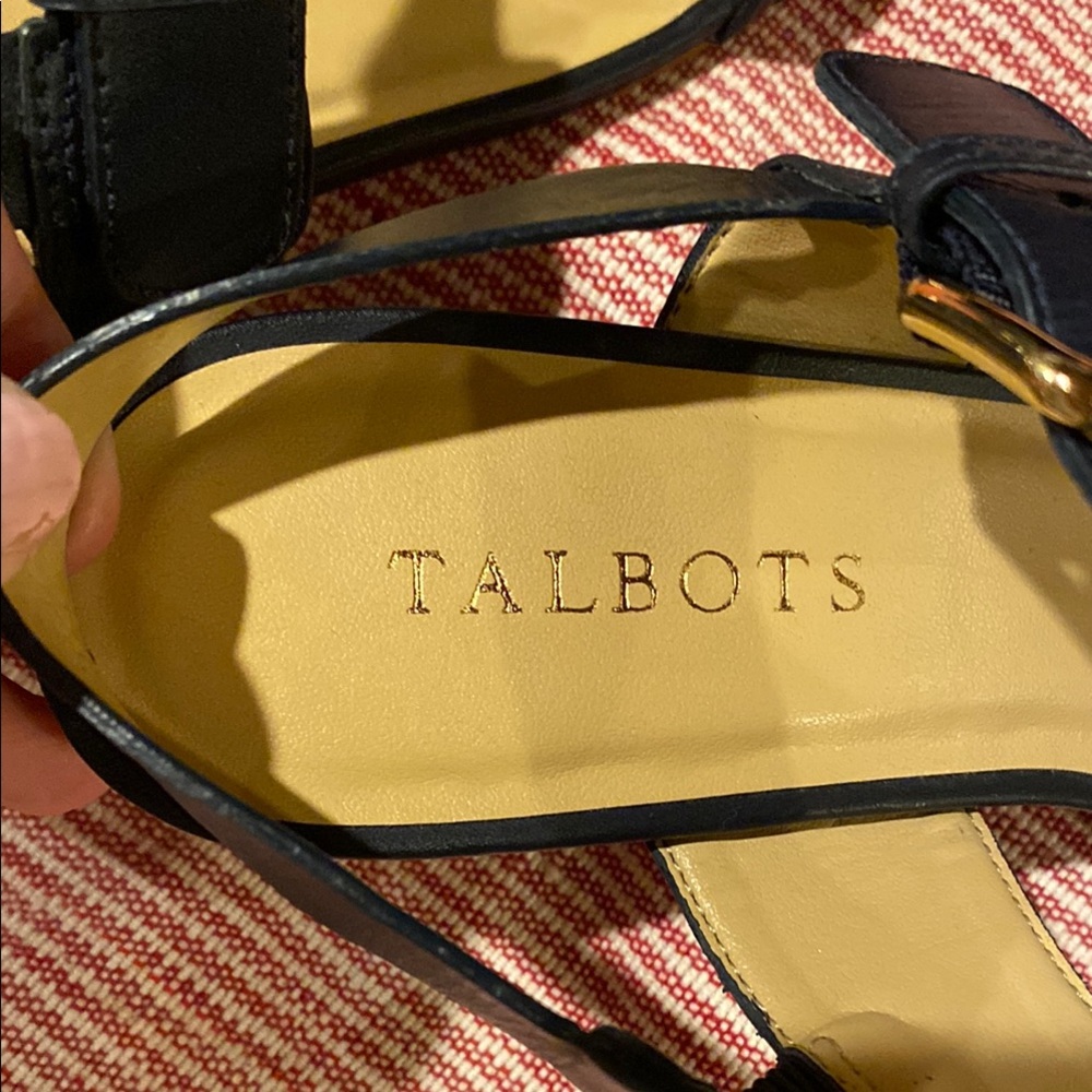 Talbots Black and Gold Sandals with Elegant Straps size 8
562 - Picture 8 of 10
